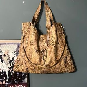 Super Cute Jessica Simpson Hobo